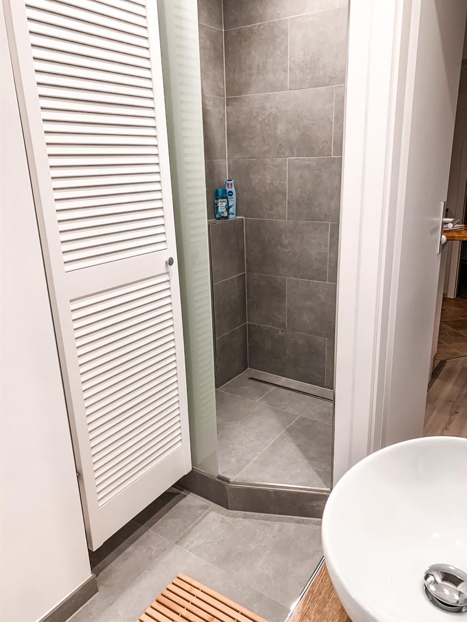 Stilvolle Dachgeschosswohnung In Duesternbrook 킬 외부 사진